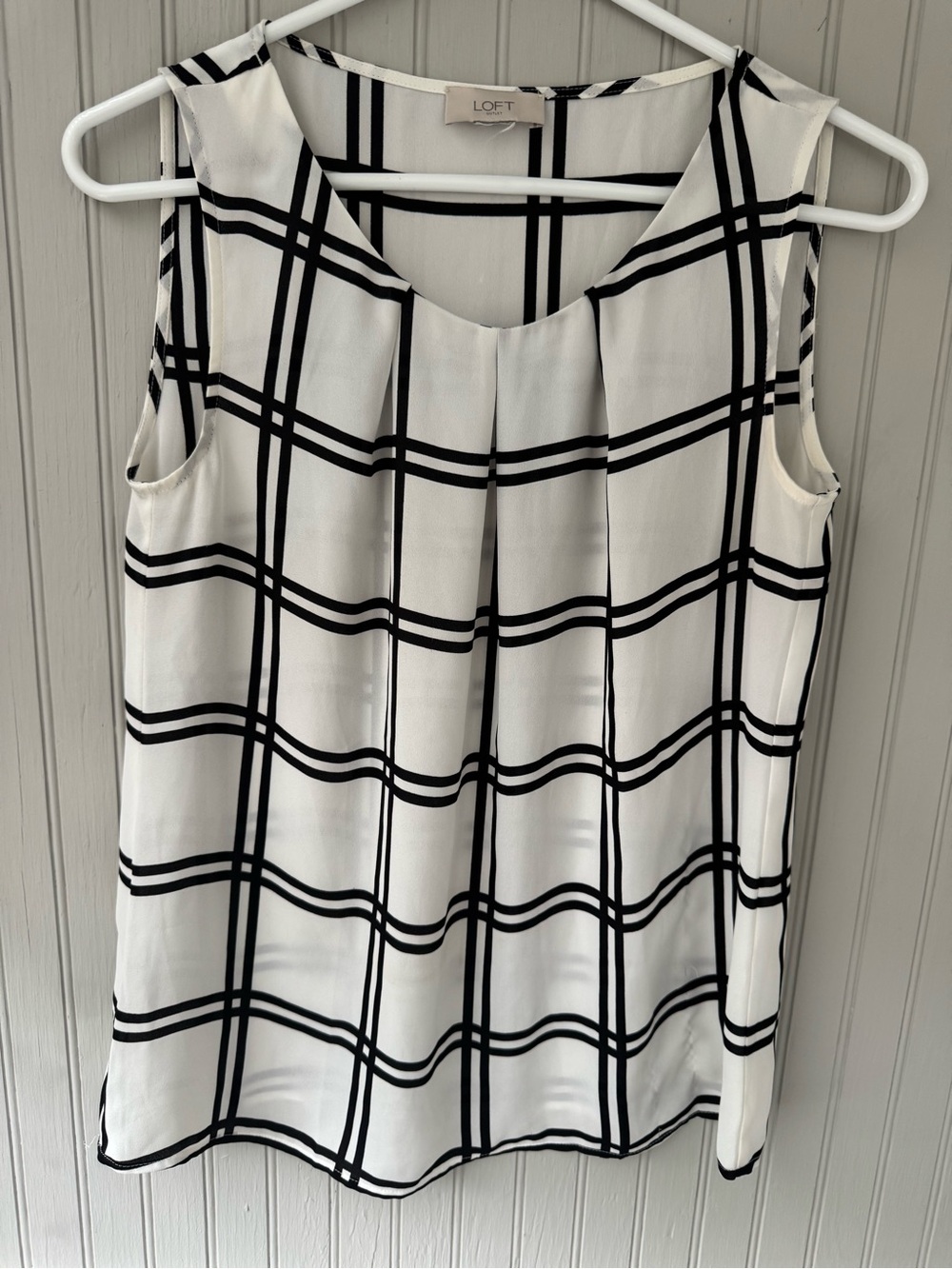 LOFT Black & White Windowpane Pleated Sleeveless Top
